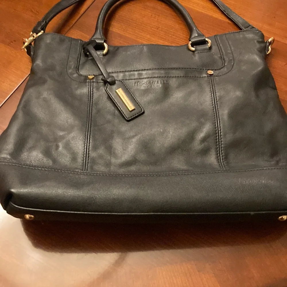 TIGNANELLO NAVY PURSE. LIKE NEW. SOFT LEATHER. ROOMY. MANY COMPARTMENTS! CLEAN!! - Picture 6 of 16